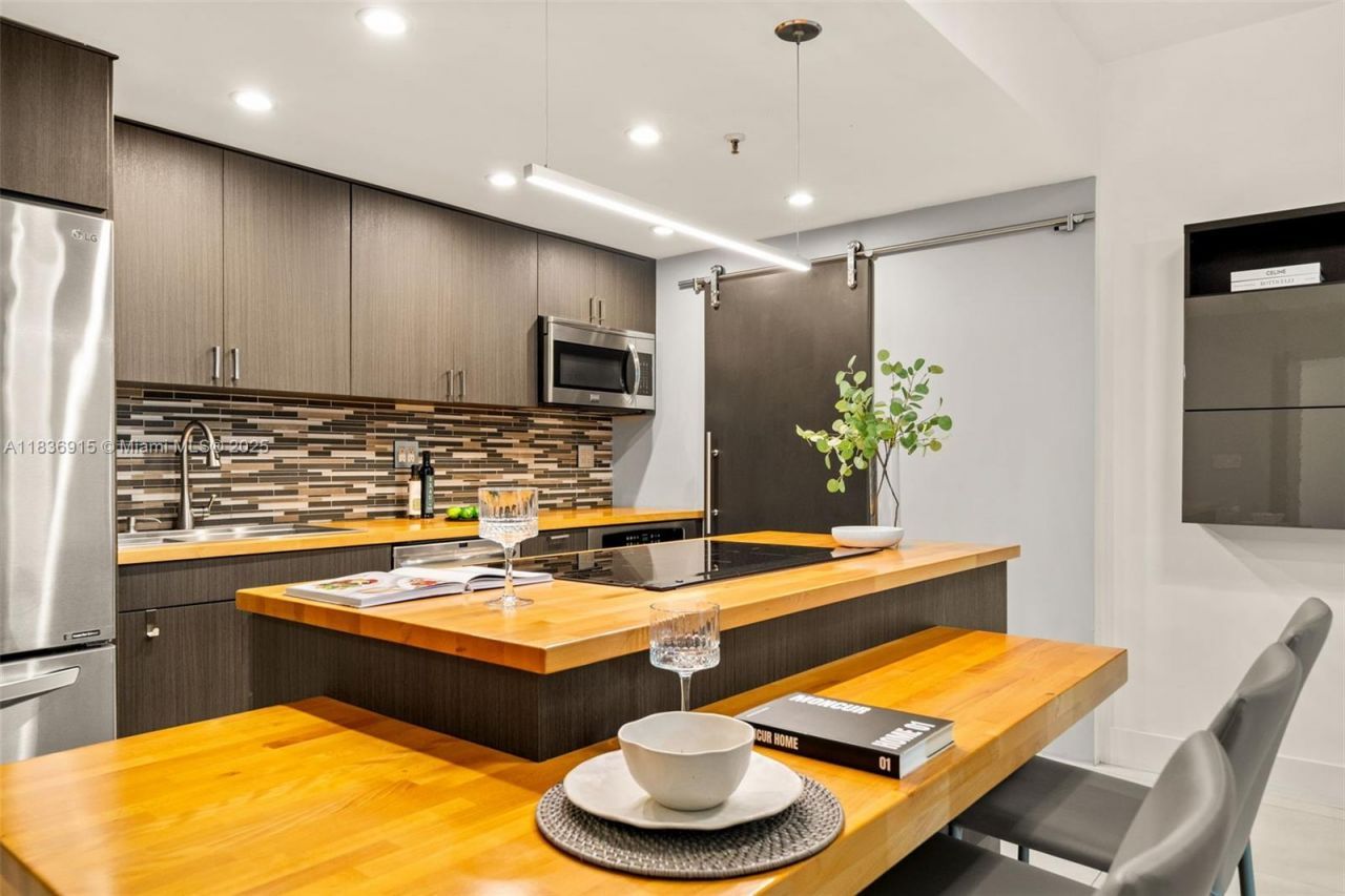 9755 NW 52nd St, Unit 206, Doral, FL 33178 Photo