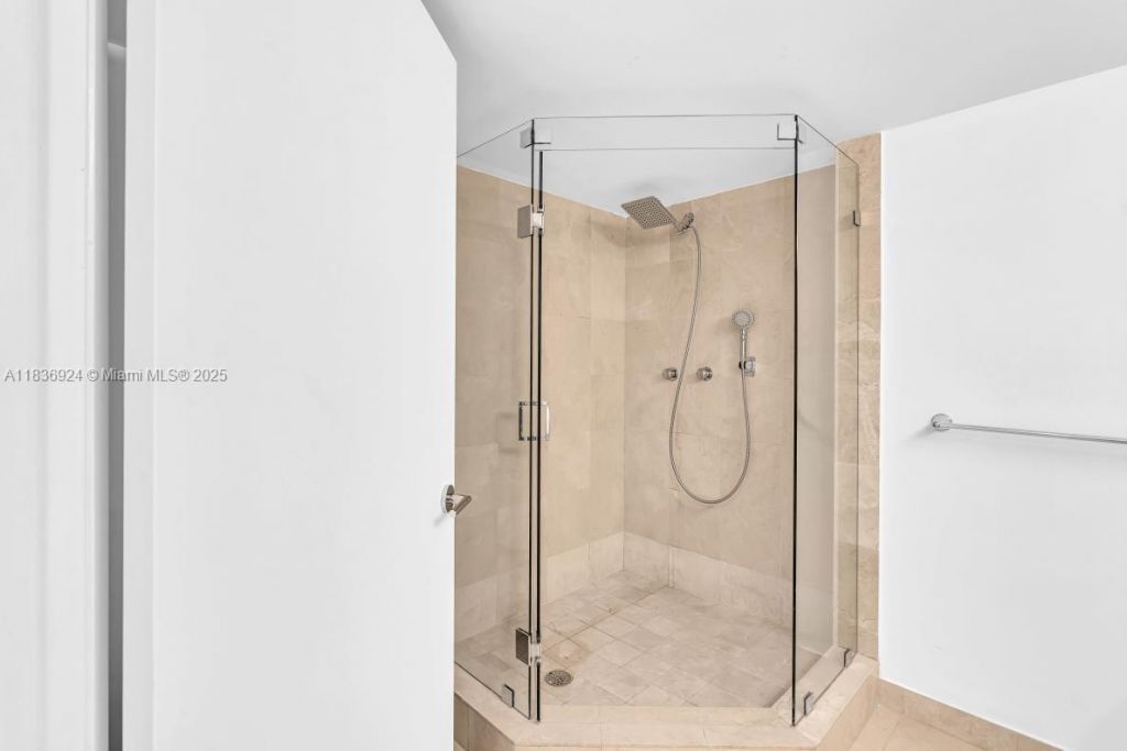 8855 E Collins Ave, Unit 2F, Surfside, FL 33154 Photo