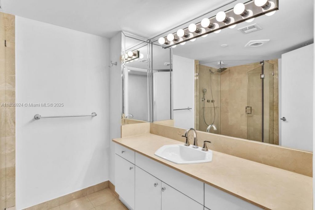 8855 E Collins Ave, Unit 2F, Surfside, FL 33154 Photo