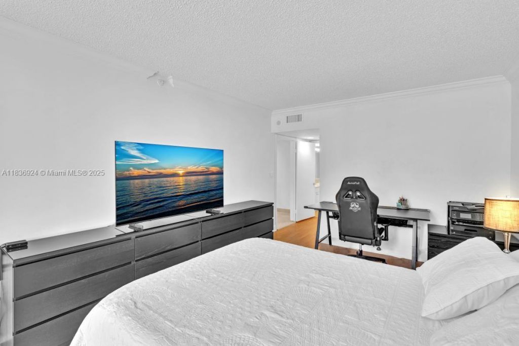 8855 E Collins Ave, Unit 2F, Surfside, FL 33154 Photo