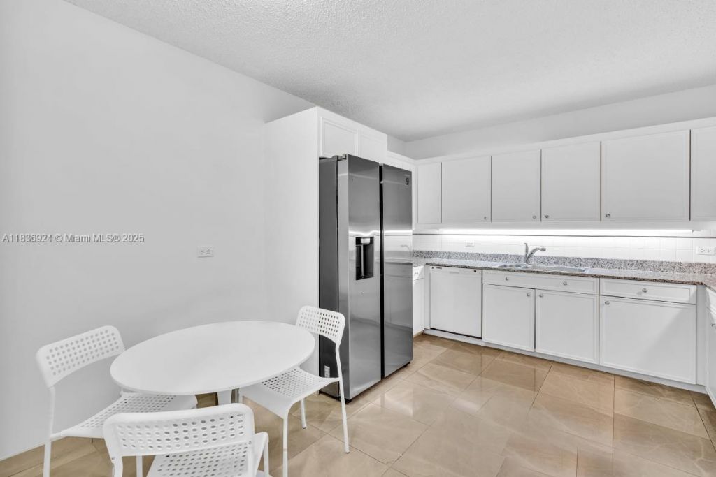 8855 E Collins Ave, Unit 2F, Surfside, FL 33154 Photo