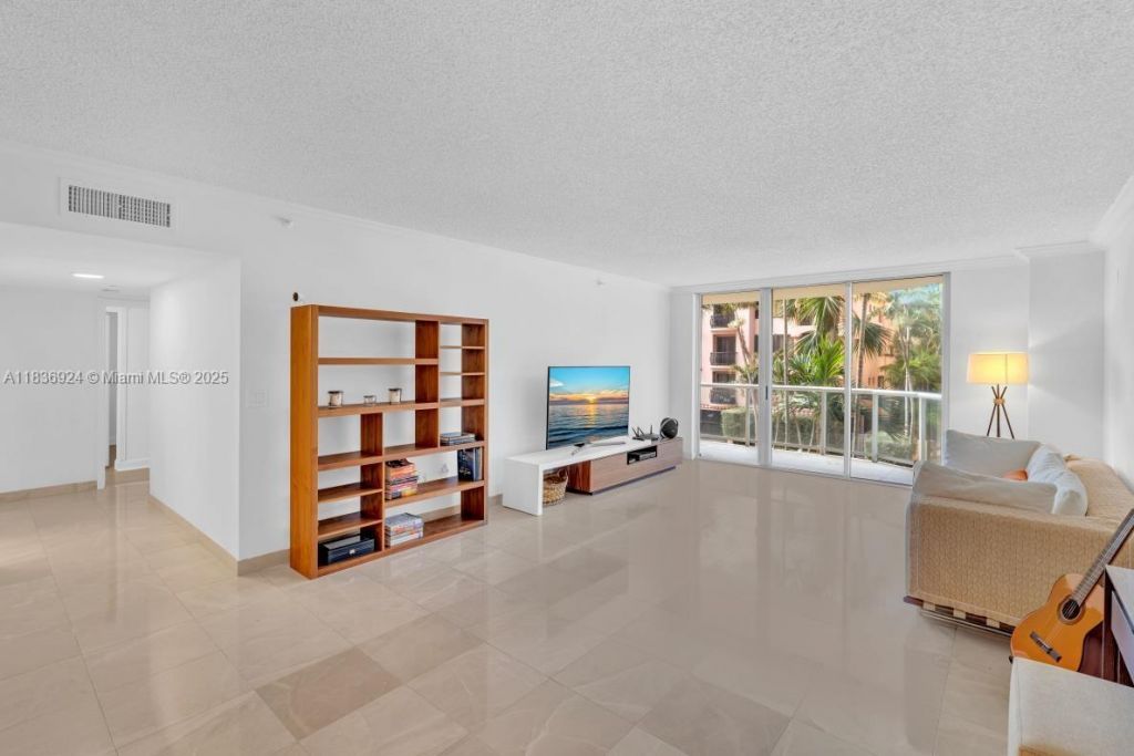 8855 E Collins Ave, Unit 2F, Surfside, FL 33154 Photo