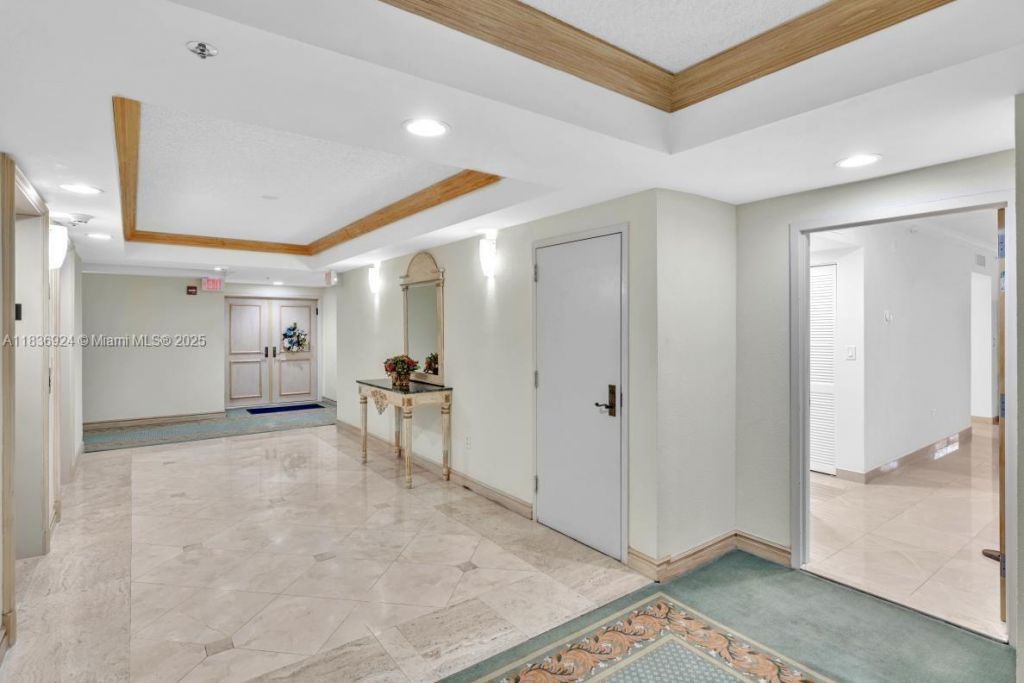 8855 E Collins Ave, Unit 2F, Surfside, FL 33154 Photo