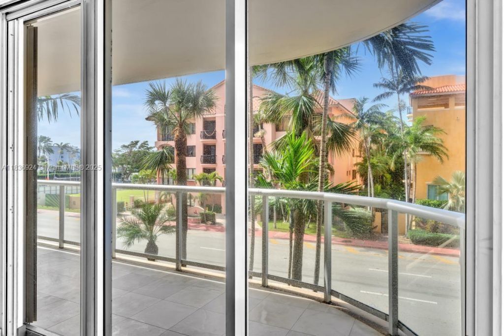 8855 E Collins Ave, Unit 2F, Surfside, FL 33154 Photo