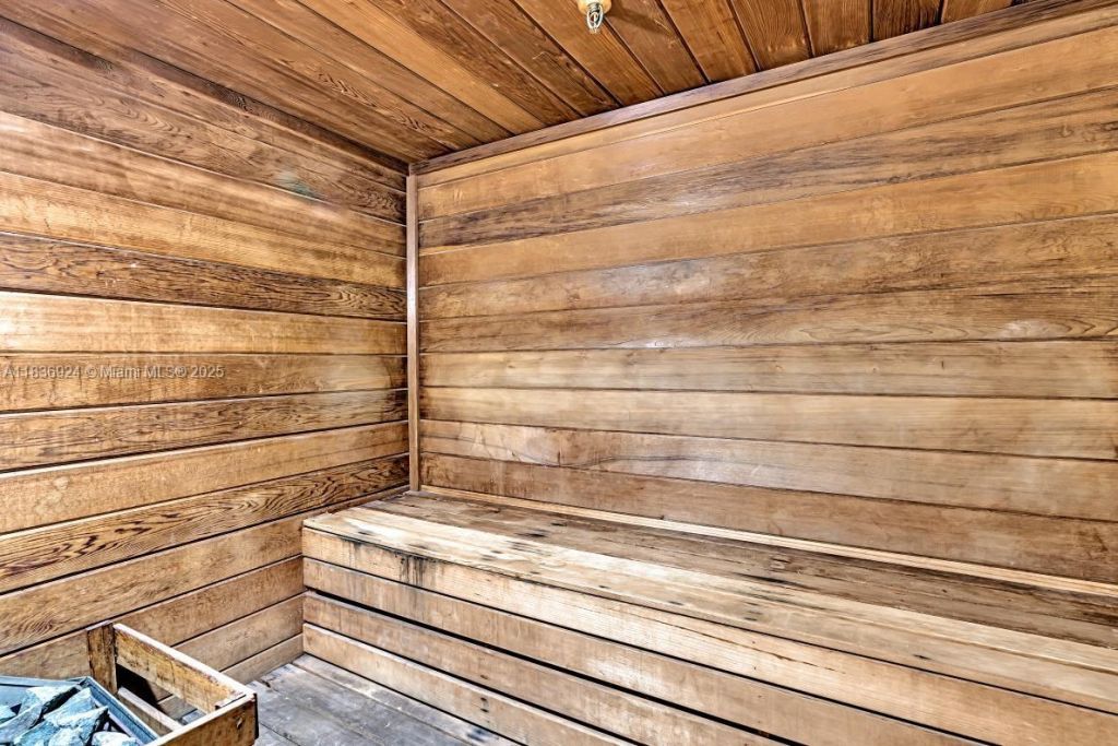 8855 E Collins Ave, Unit 2F, Surfside, FL 33154 Photo