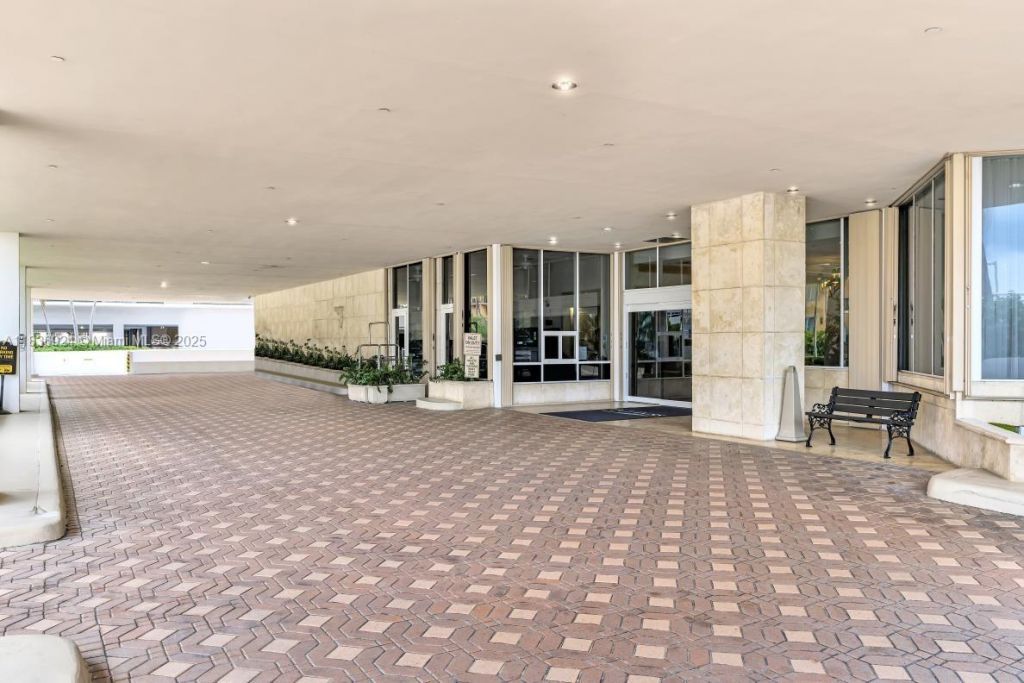 8855 E Collins Ave, Unit 2F, Surfside, FL 33154 Photo