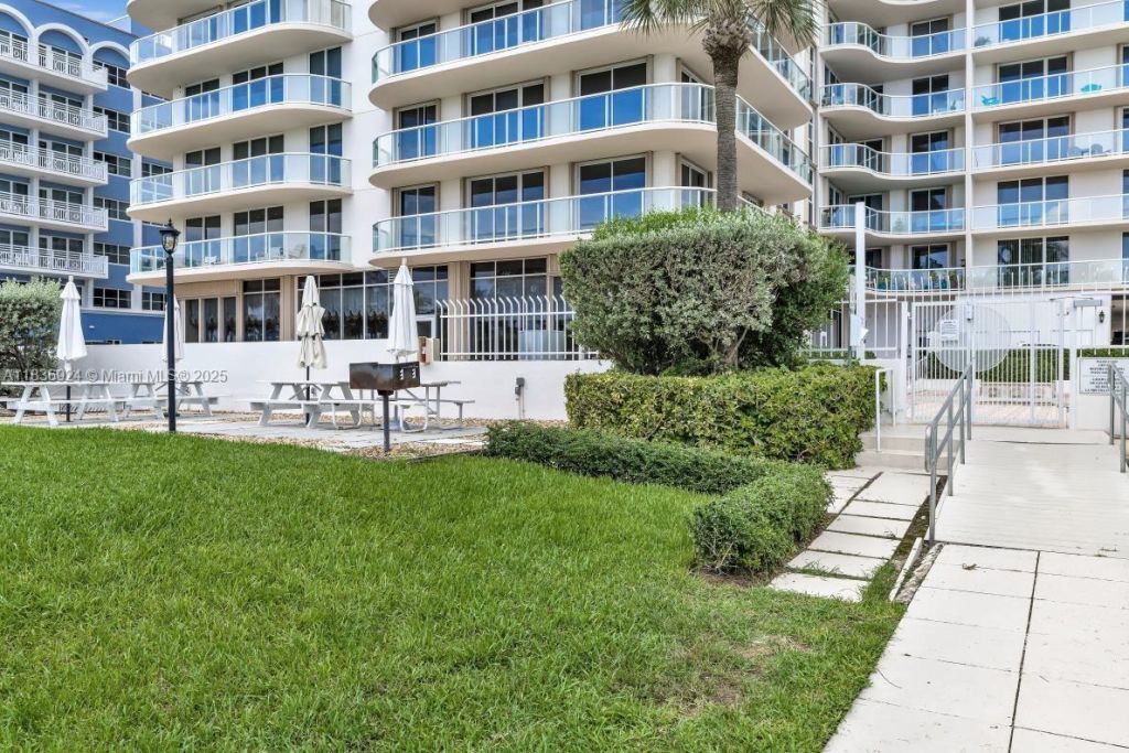 8855 E Collins Ave, Unit 2F, Surfside, FL 33154 Photo
