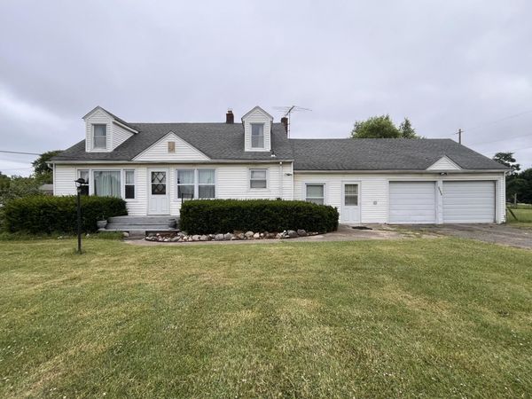 50274 Grand River Avenue, Wixom, MI 48393