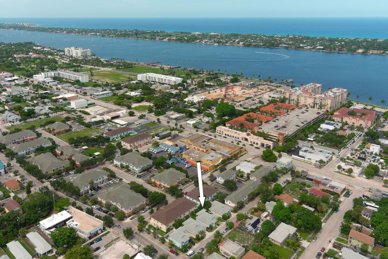 445 Lilac Court, West Palm Beach, FL 33407 Photo