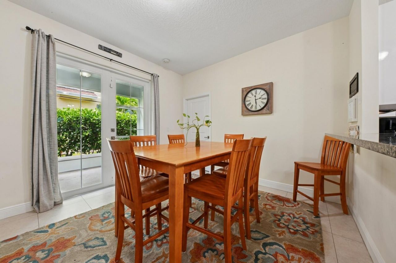 445 Lilac Court, West Palm Beach, FL 33407 Photo