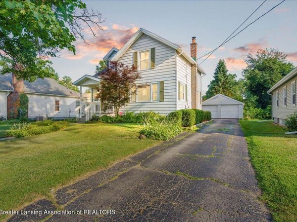 755 Carlton Boulevard, Jackson, MI 49203