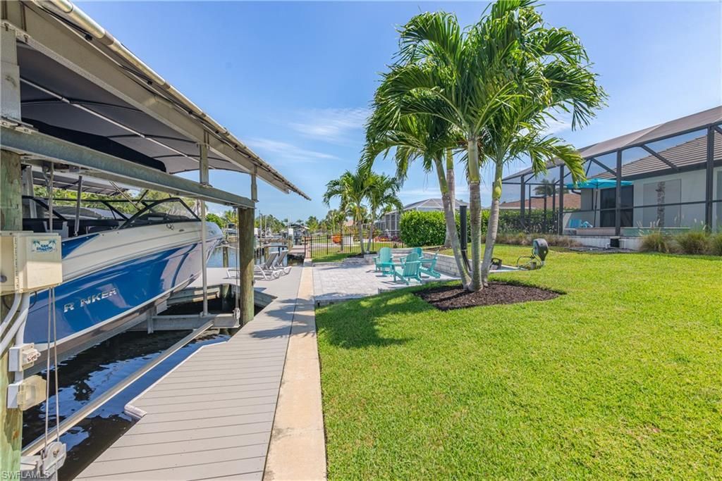 5227 Tamiami Ct, Cape Coral, FL 33904 Photo