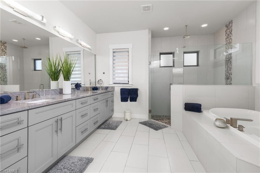 5227 Tamiami Ct, Cape Coral, FL 33904 Photo