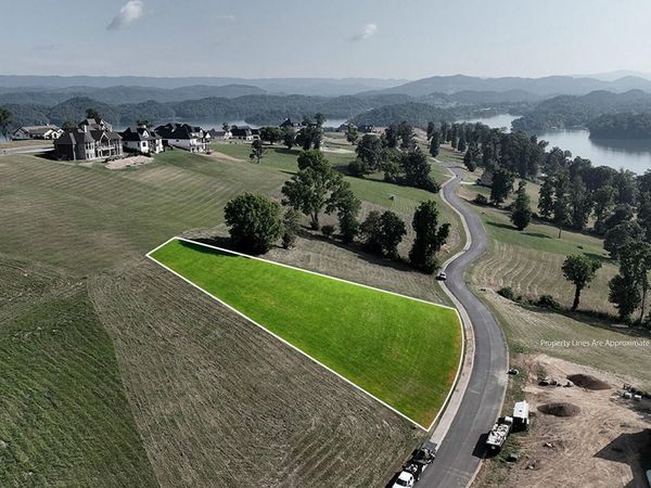 2429 Starboard Crest Rd, Morristown, TN 37814