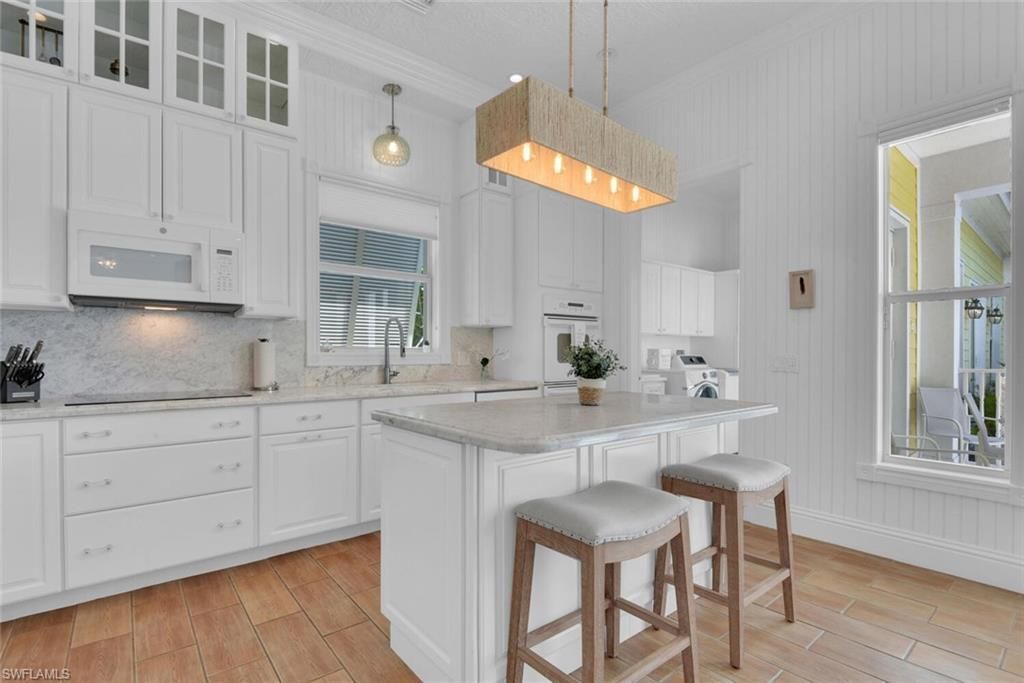 362 2nd Ave N, Naples, FL 34102 Photo