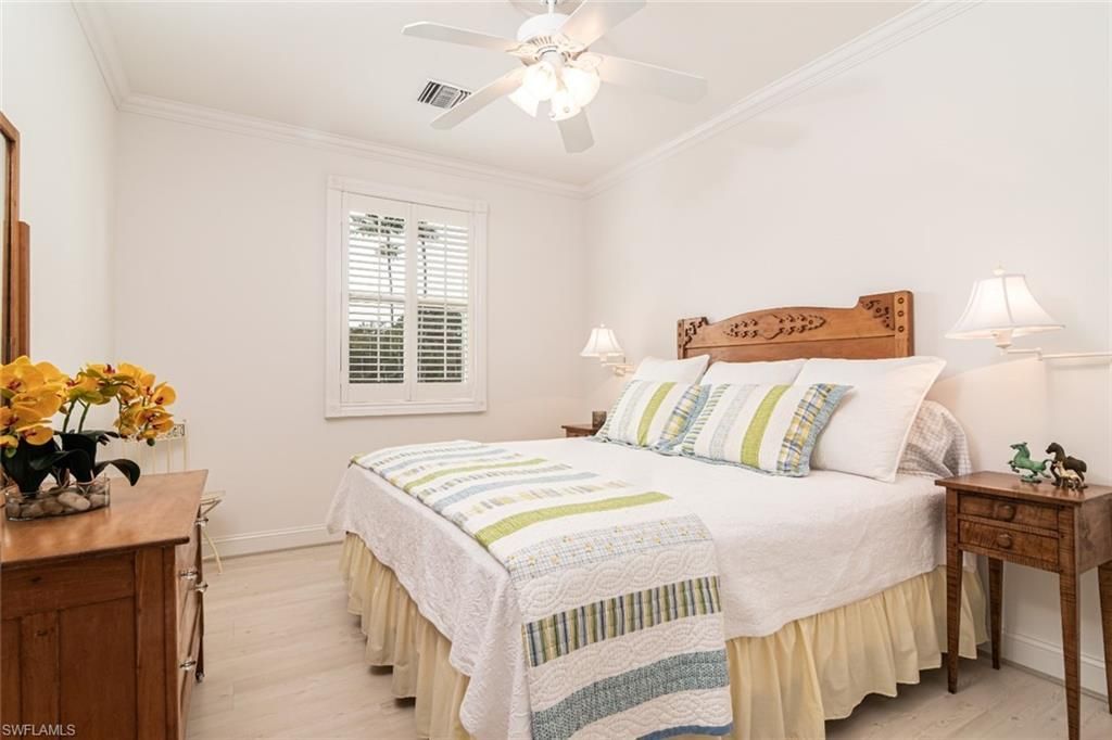 362 2nd Ave N, Naples, FL 34102 Photo
