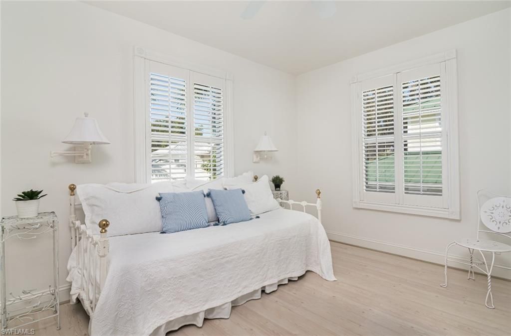 362 2nd Ave N, Naples, FL 34102 Photo