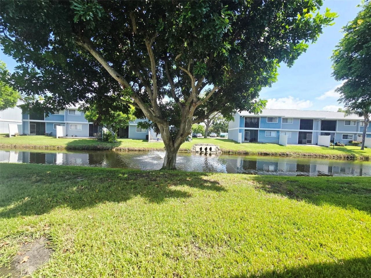 6033 34th Street W, Unit 11, Bradenton, FL 34210 Photo