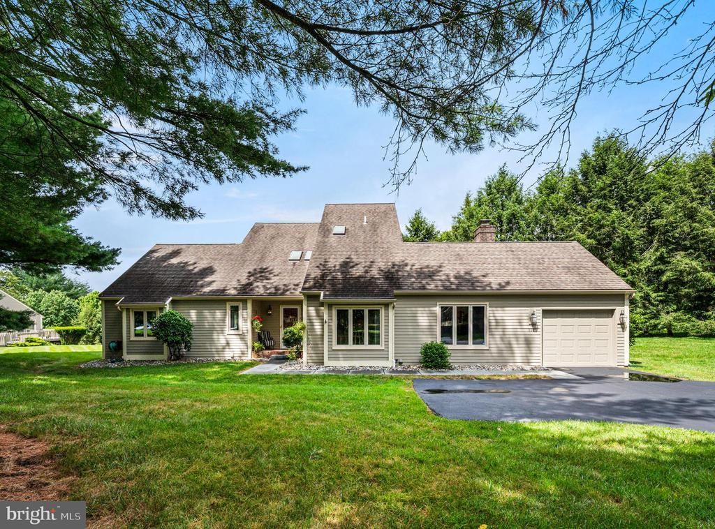 1107 Mews Lane, West Chester, PA 19382 Main Photo