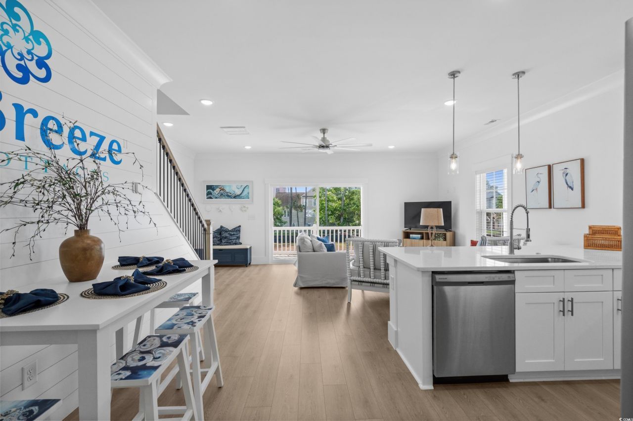 2303 Seaseeker Ln. Photo 9