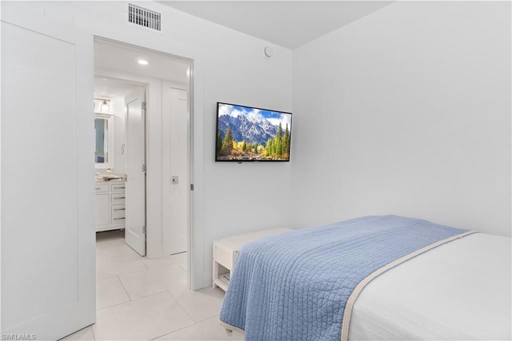 900 8th Ave S, Unit 105, Naples, FL 34102 Photo