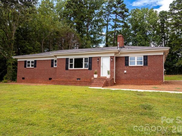 6517 Elmwood Circle, Charlotte, NC 28214