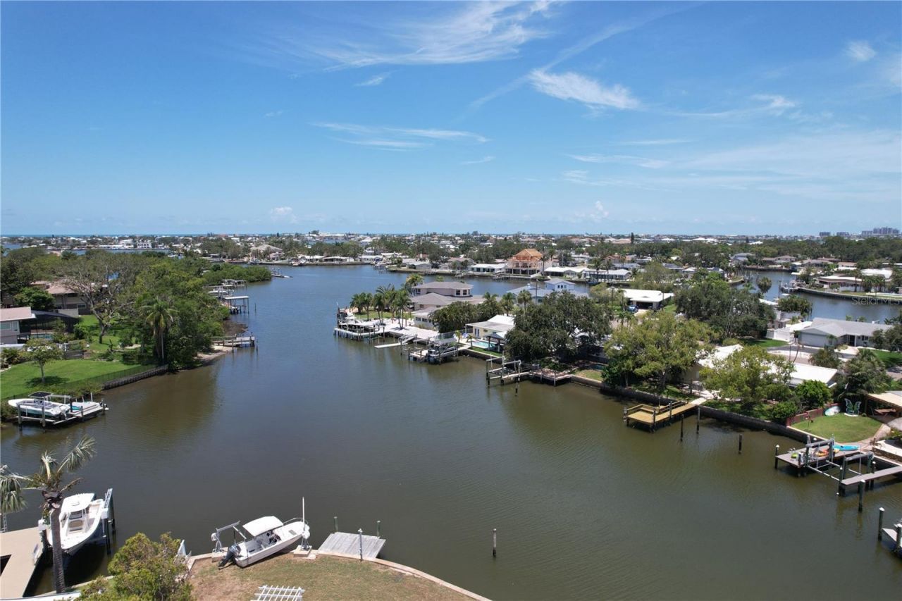 3995 South Circle, Largo, FL 33774 Photo