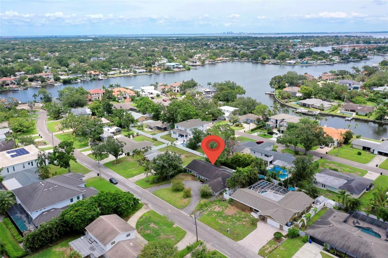 3275 Walnut Street Ne, Saint Petersburg, FL 33704 Photo