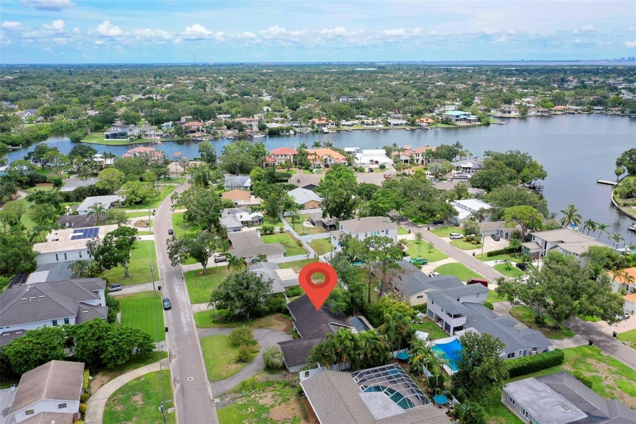 3275 Walnut Street Ne, Saint Petersburg, FL 33704 Photo