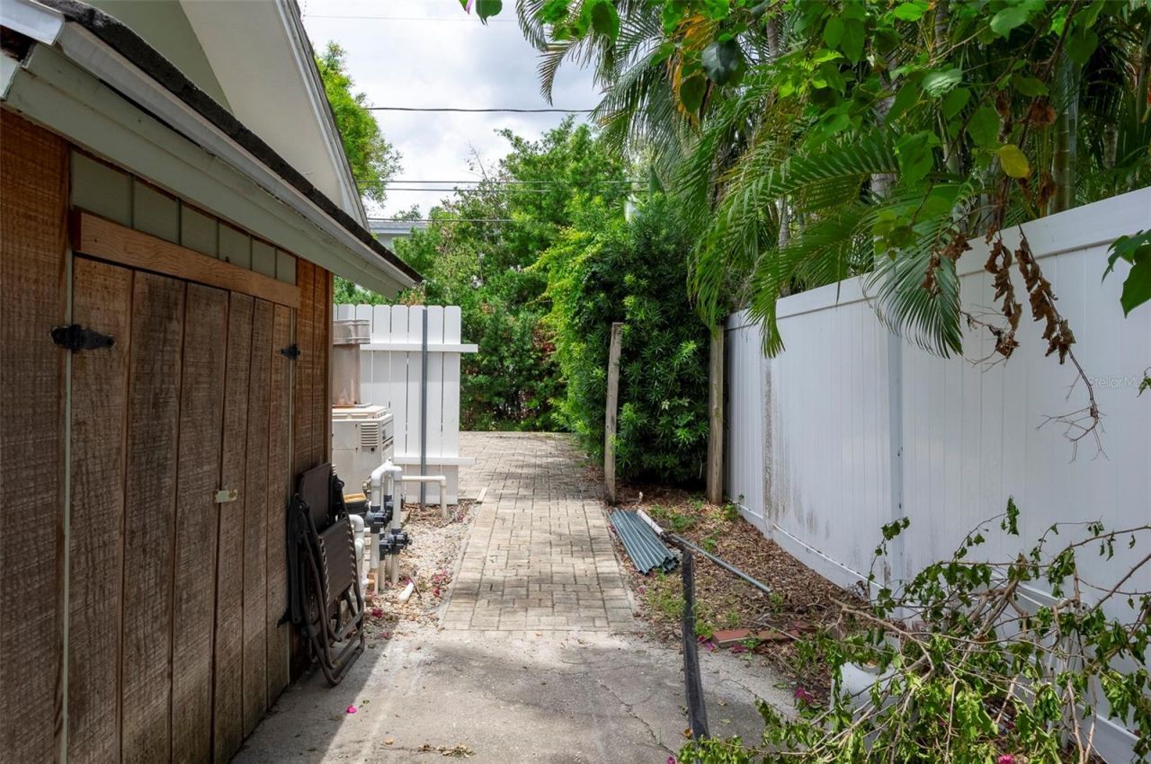 3275 Walnut Street Ne, Saint Petersburg, FL 33704 Photo