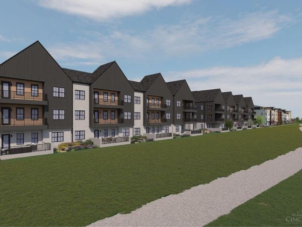 4270 Parkview Drive, Unit 303, Blue Ash, OH 45242