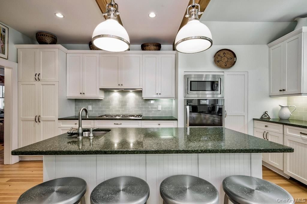 37 Duneway Avenue, Seaview, NY 11770 Main Photo