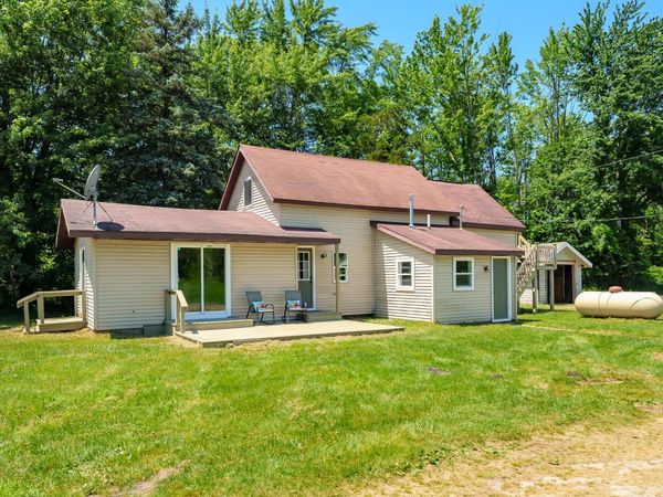 5743 107th Avenue, Pullman, MI 49450