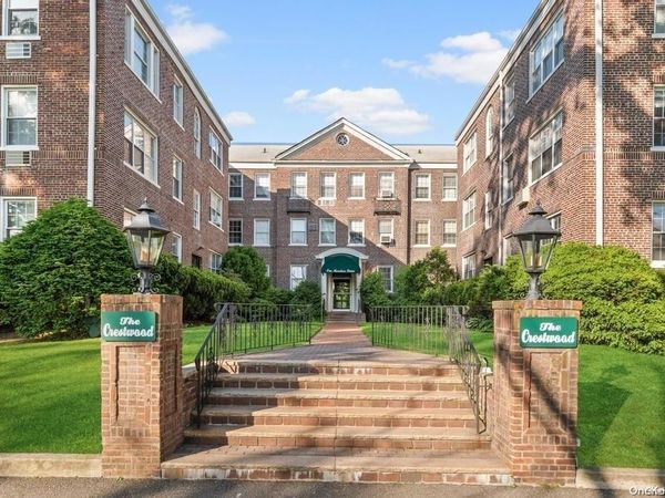 1 Meadow Drive, Unit 3D, Woodmere, NY 11598