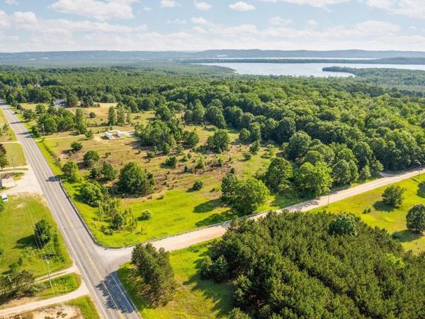 5896 Indian Hill Road, Honor, MI 49640