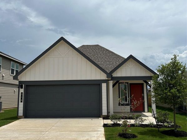 318 Randall PL, Rockdale, TX 76567