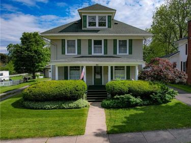 80 E Main Street, Le Roy, NY 14482