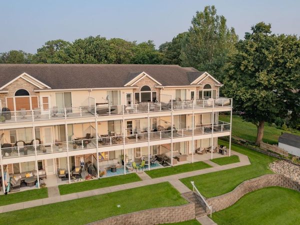 14 Iowa St., Unit B2, Arnolds Park, IA 51331