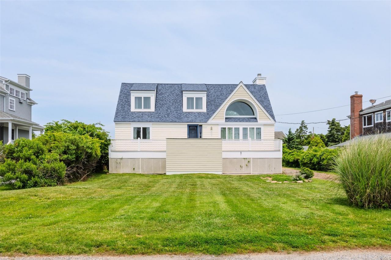 10 Bayview Road, Remsenburg, NY 11960 Main Photo