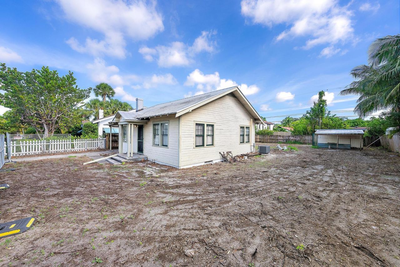 707 Kanuga Drive, West Palm Beach, FL 33401 Photo