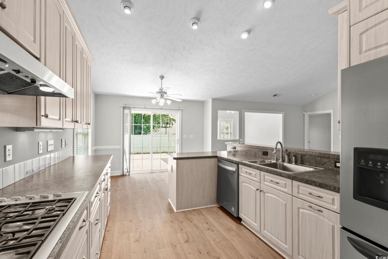 3845 Camden Dr. Photo 13