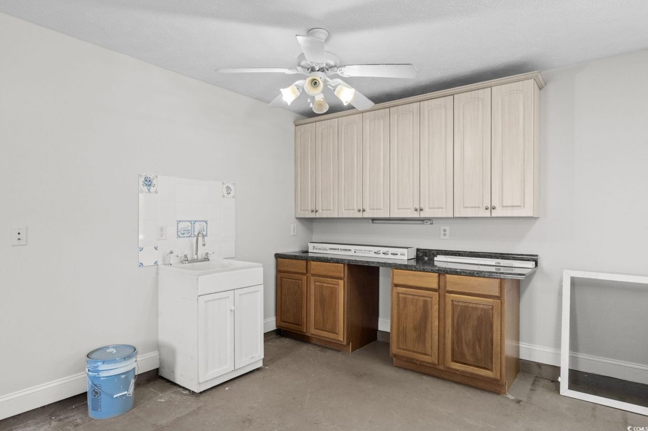 3845 Camden Dr. Photo 29