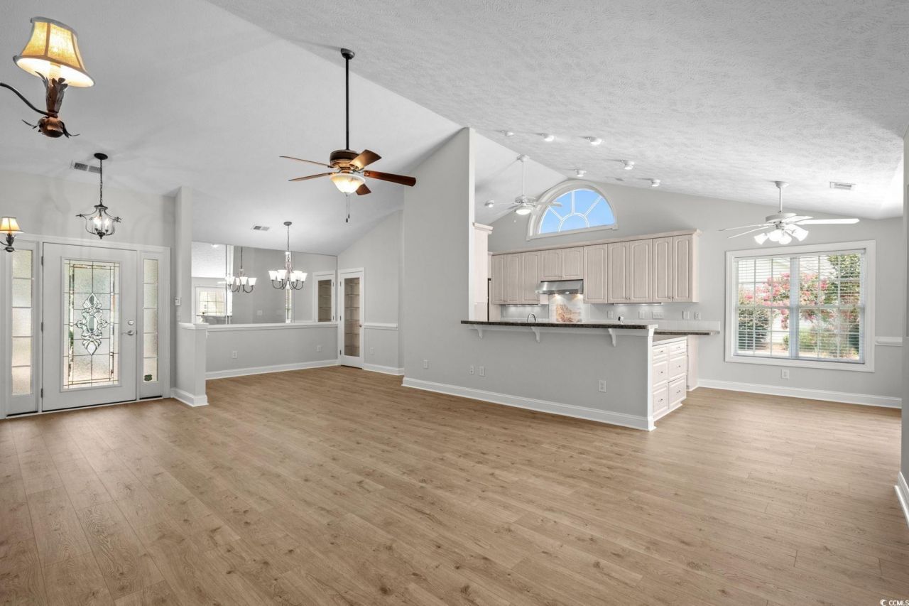 3845 Camden Dr. Photo 4