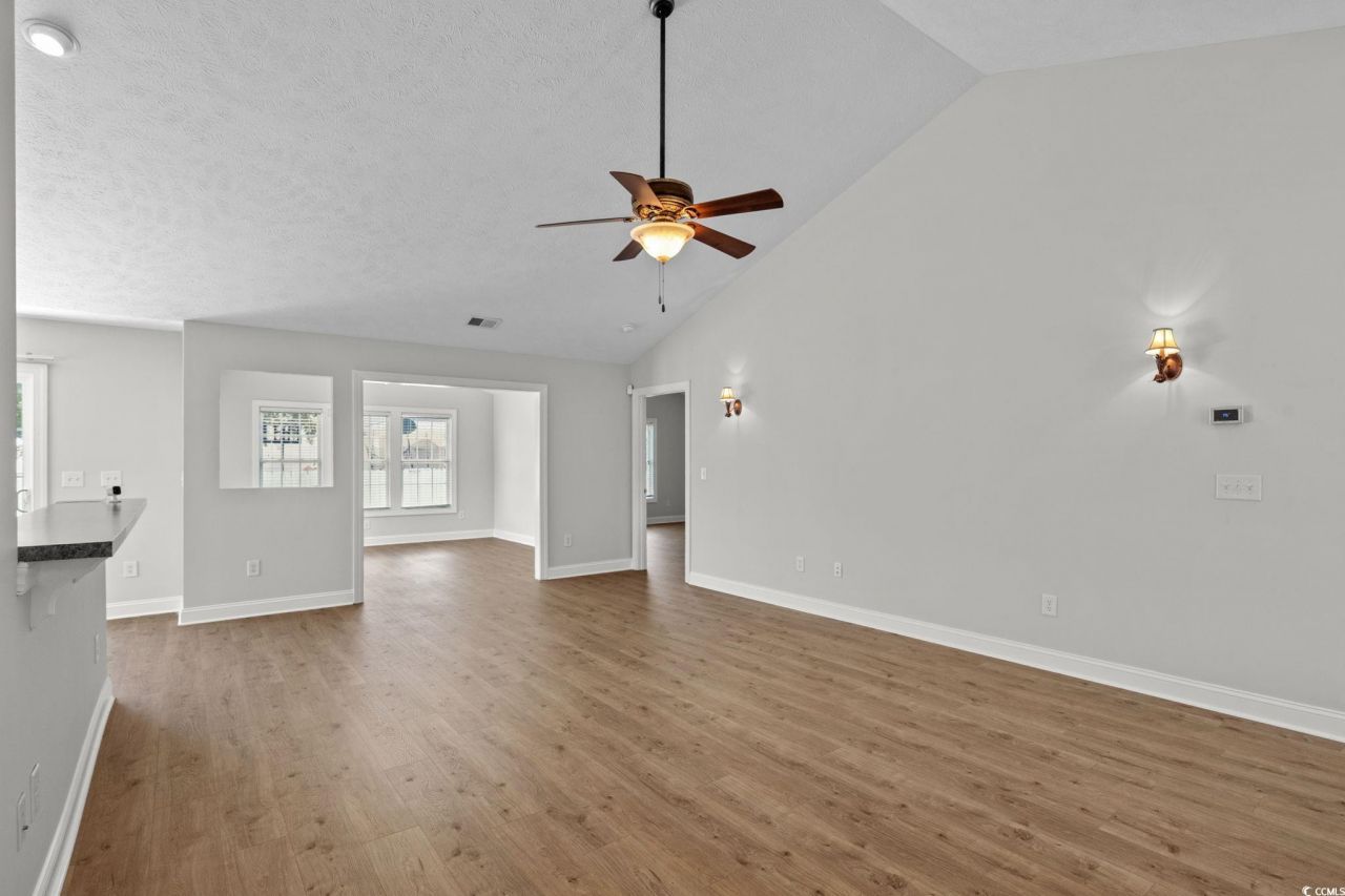 3845 Camden Dr. Photo 6