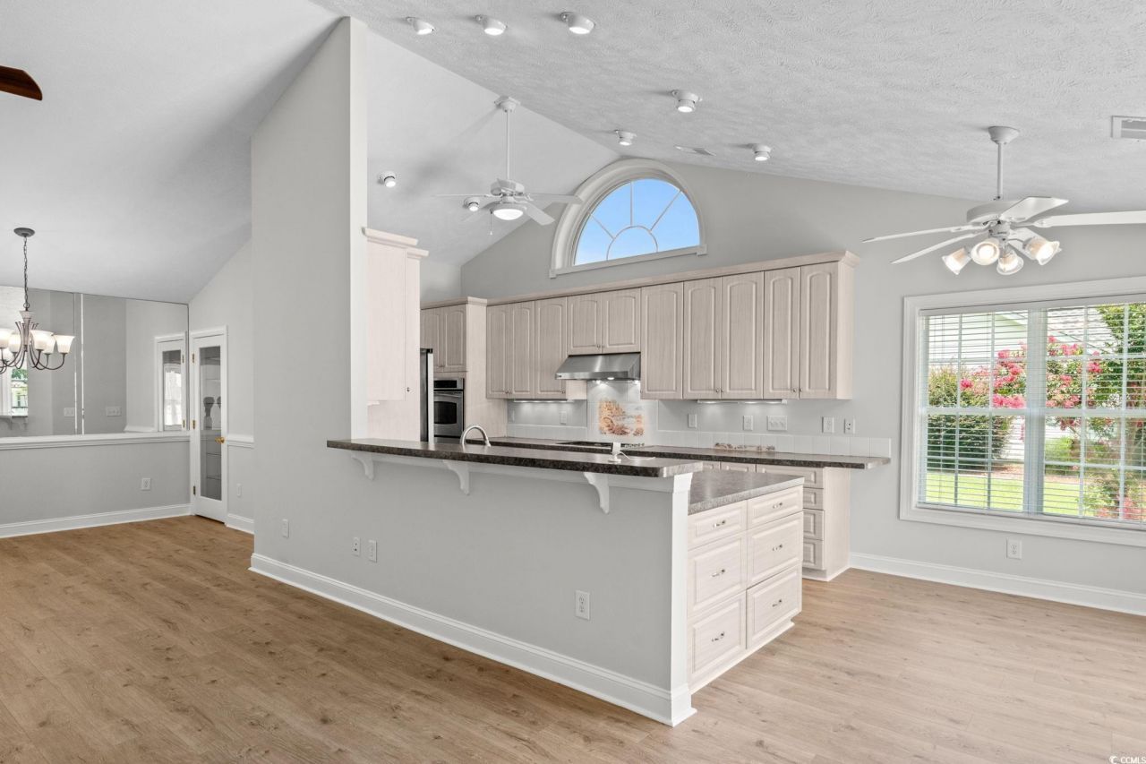 3845 Camden Dr. Photo 8