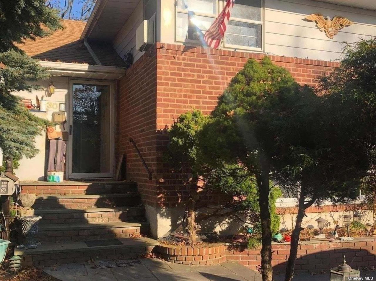 330 Ellison Ave, Westbury, NY 11590 Main Photo