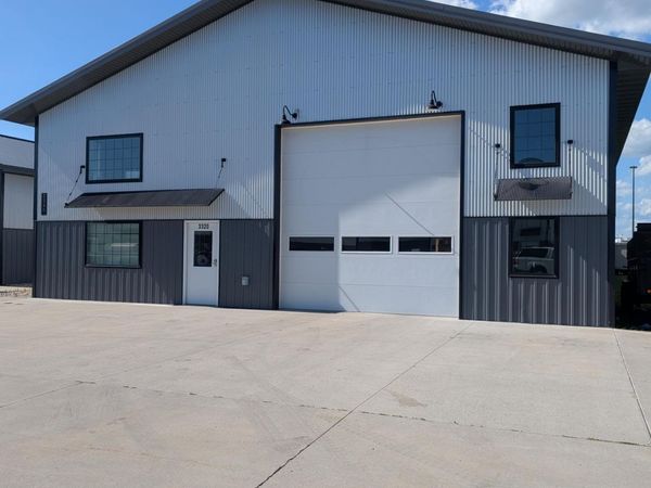 3320 39th Street S, Fargo, ND 58104