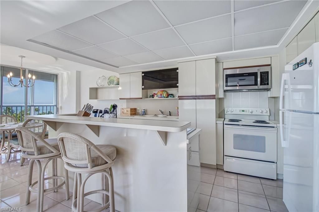 4041 Gulf Shore Blvd N, Unit 402, Naples, FL 34103 Photo