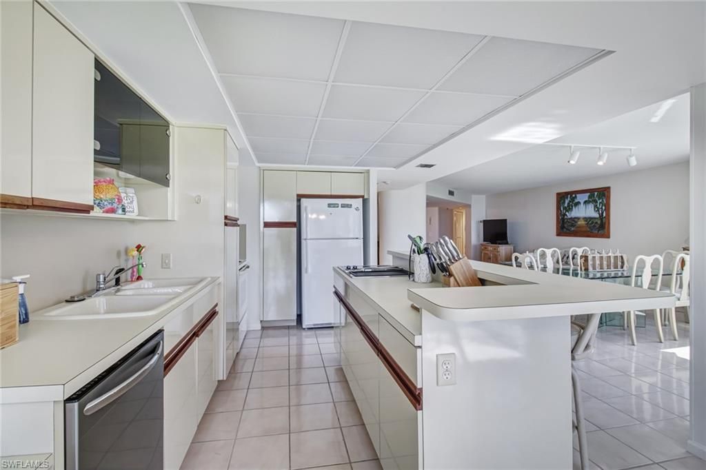 4041 Gulf Shore Blvd N, Unit 402, Naples, FL 34103 Photo