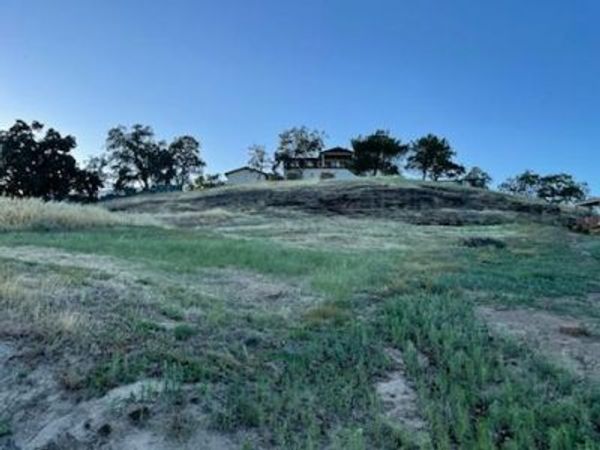 3951 Lakeview Dr, Ione, CA 95640